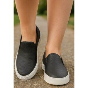 Naturalizer Size 8.5 Black Slip-On Fashion Sneakers  White Soles Casual Wear